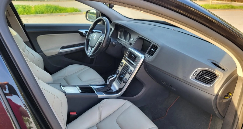 Volvo V60 cena 59500 przebieg: 186300, rok produkcji 2016 z Leśnica małe 79